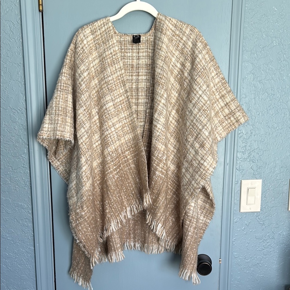 D&Y Cozy Knit Poncho in Cream and Tan